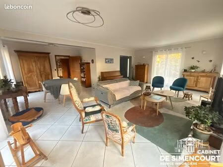 pavillon 8 pièces 218 m²