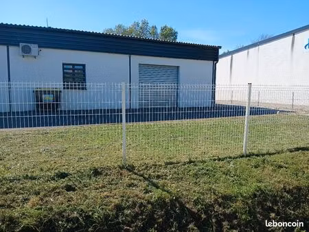 local entrepôt 100m2