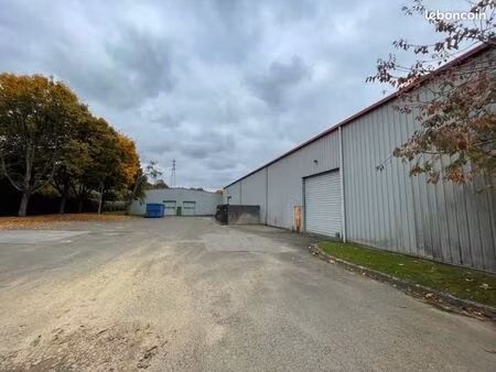 local industriel 3 120 m²