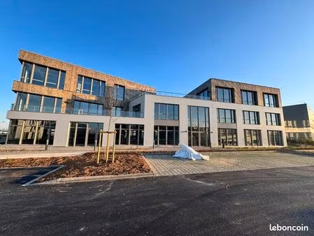 pacé – bureaux neufs 300 m² – 8 parkings – r+2 – topaze