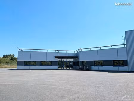 bureaux 336 m² vitre