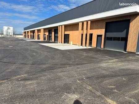à louer – cellule d’activité neuve à châteaubourg (35220) – 285 m²