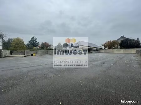 local d'activité 440 m²