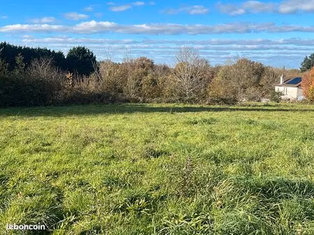 terrain 838 m² cognac la foret