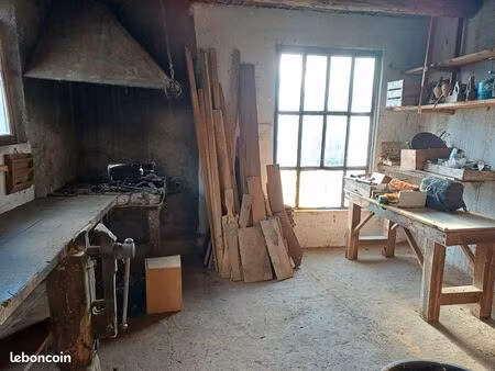 atelier avec forge à louer