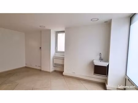 local commercial 67m²