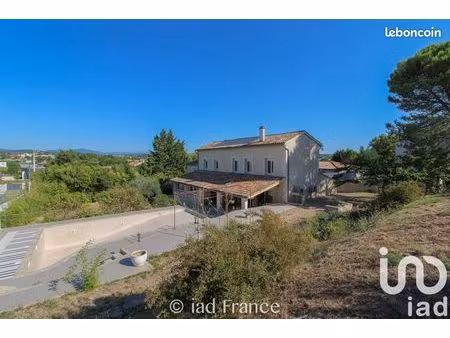 propriété 9 pièces 230 m²