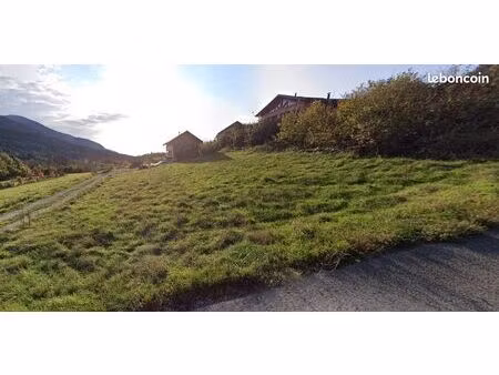 terrain 946 m² bourget en huile