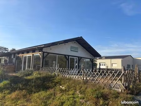 local commercial sur axe passant