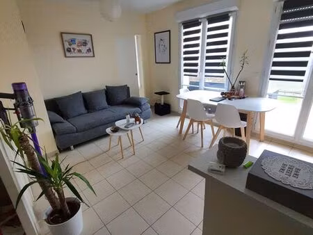 vends appartement t2 dans résidence récente au calme