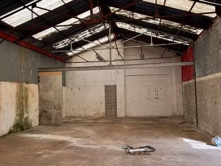 hangar a vendre quartier bou des pavés