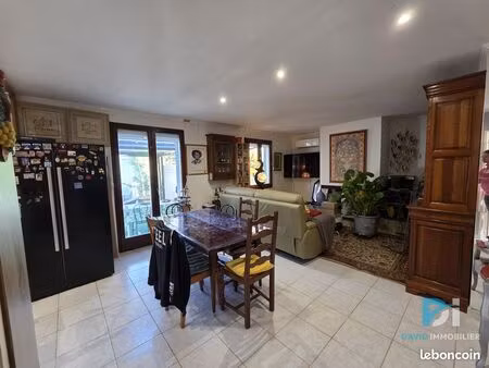 villa 4 pièces 82 m²