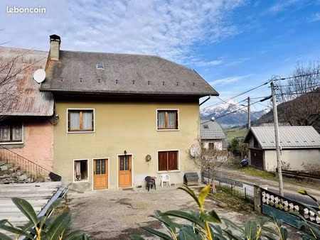 maison 5 pièces 142 m²