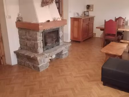 appartement dans le village d albanne