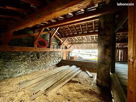 chalet 6 pièces 300 m²