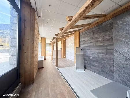 local commercial 180 m² modane