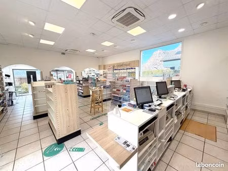 local commercial 160 m² saint-julien-mont-denis