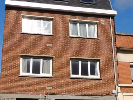 studio 1 pièce 27 m²