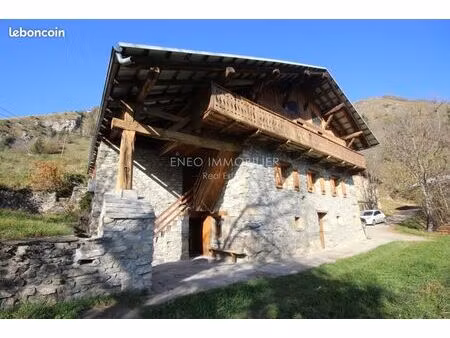 chalet 10 pièces 162 m²