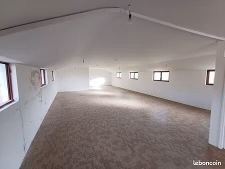 local de 155m² - la regrippière 44330