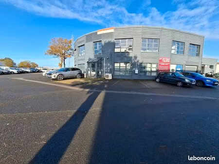 local 564 m² coueron