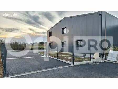 local d'activité 90 m²