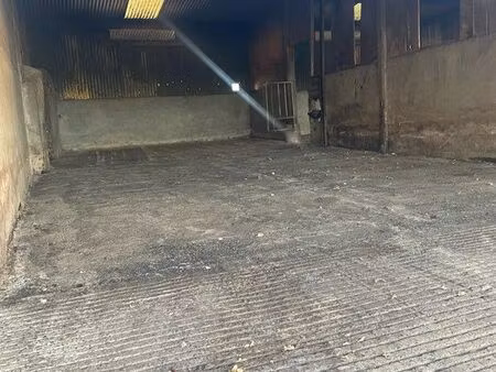 location bâtiment couvert