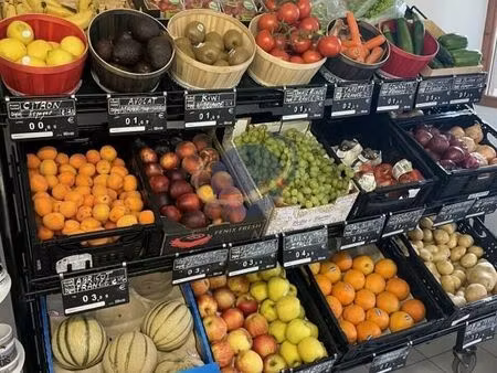 epicerie/primeur 174 m²