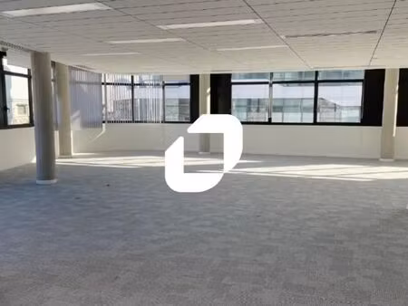 bureaux 243 m²