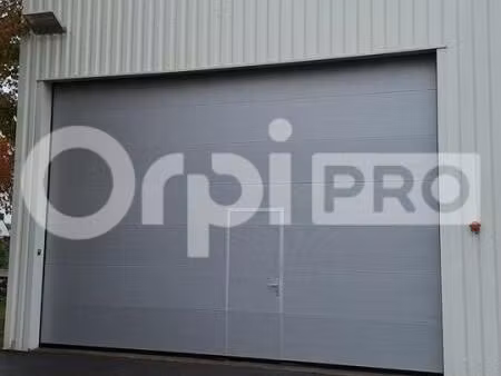 local d'activité 220 m²