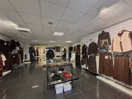 superbe surface commerciale