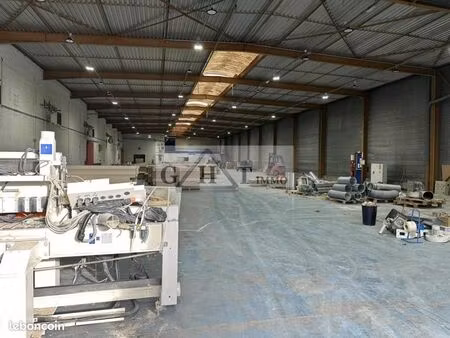 local industriel 1 500 m²