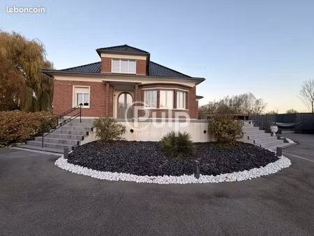 maison 10 pièces 300 m²