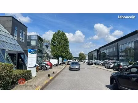 local commercial 210 m² roissy en france