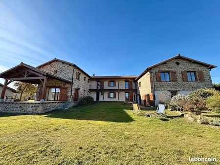 propriété 8 pièces 330 m²