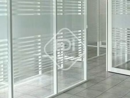 bureaux 438 m²
