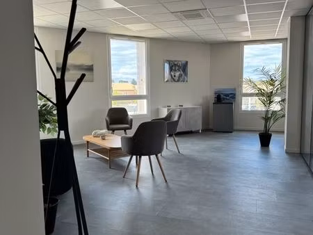 bureau neuf a louer 70m2