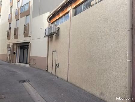 murs local d'activité de 400 m2 vendu loué 20 min de montpellier