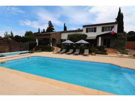 villa hacienda 260m2 avec piscine et dépendances