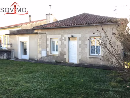 maison de bourg  independante avec jardin attenant