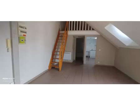location appartement 2 pièces 35 m² à cergy (95000)  800 €
