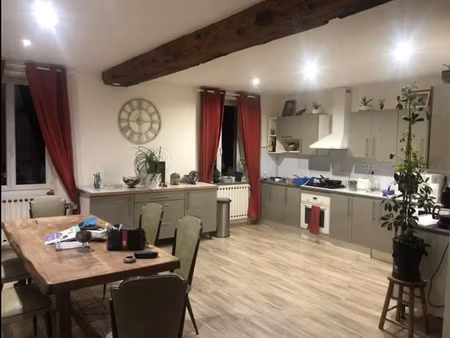 location appartement 5 pièces 120 m² à quincié-en-beaujolais (69430)  1 250 €