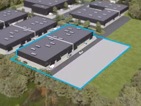 817 m² magazijn in combinatie met verharde buitenruimte