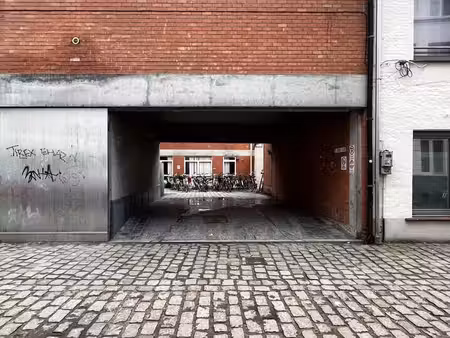 overdekte staanplaats te huur