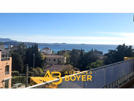 bandol - appartement t4 96m2 dernier etage avec vue mer a 65