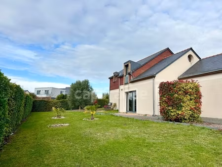 maison à vendre 5 chambres - vie de plain-pied - jardin 1200m² - à 3 minutes de doué-la-fo