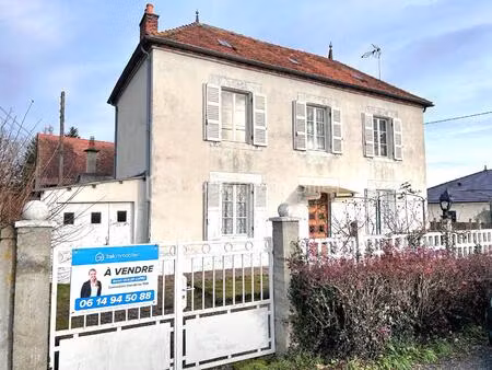 maison de 95 m² à saint-priest-bramefant