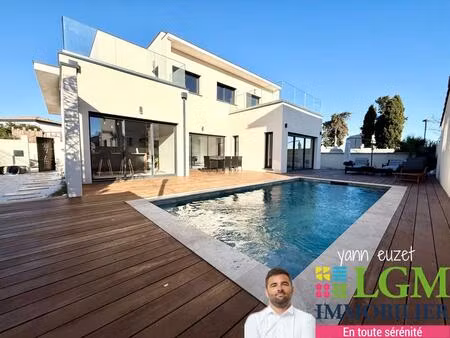 exceptionnelle maison contemporaine 5 pièces avec garage et piscine