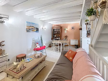 saint chamas  maison de village t4 meublee