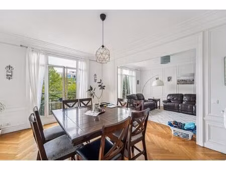 appartement en étage élevé avec vues dégagées